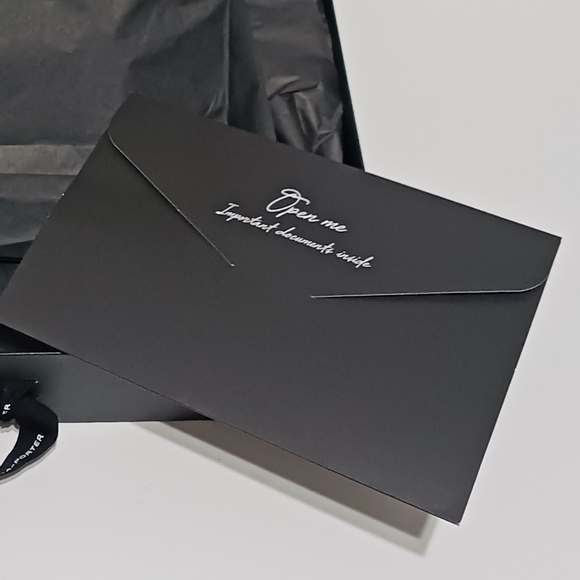 Net-A-Porter Empty boxes + 1 Travel Garment Bag + Extras. - Picture 12 of 13